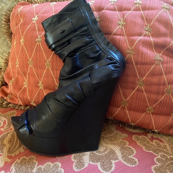 Givenchy runway ankle bootie - Picture 3 of 3